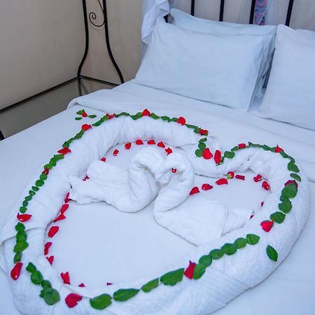 Kays Lodge Dar es Salaam Ngoại thất bức ảnh