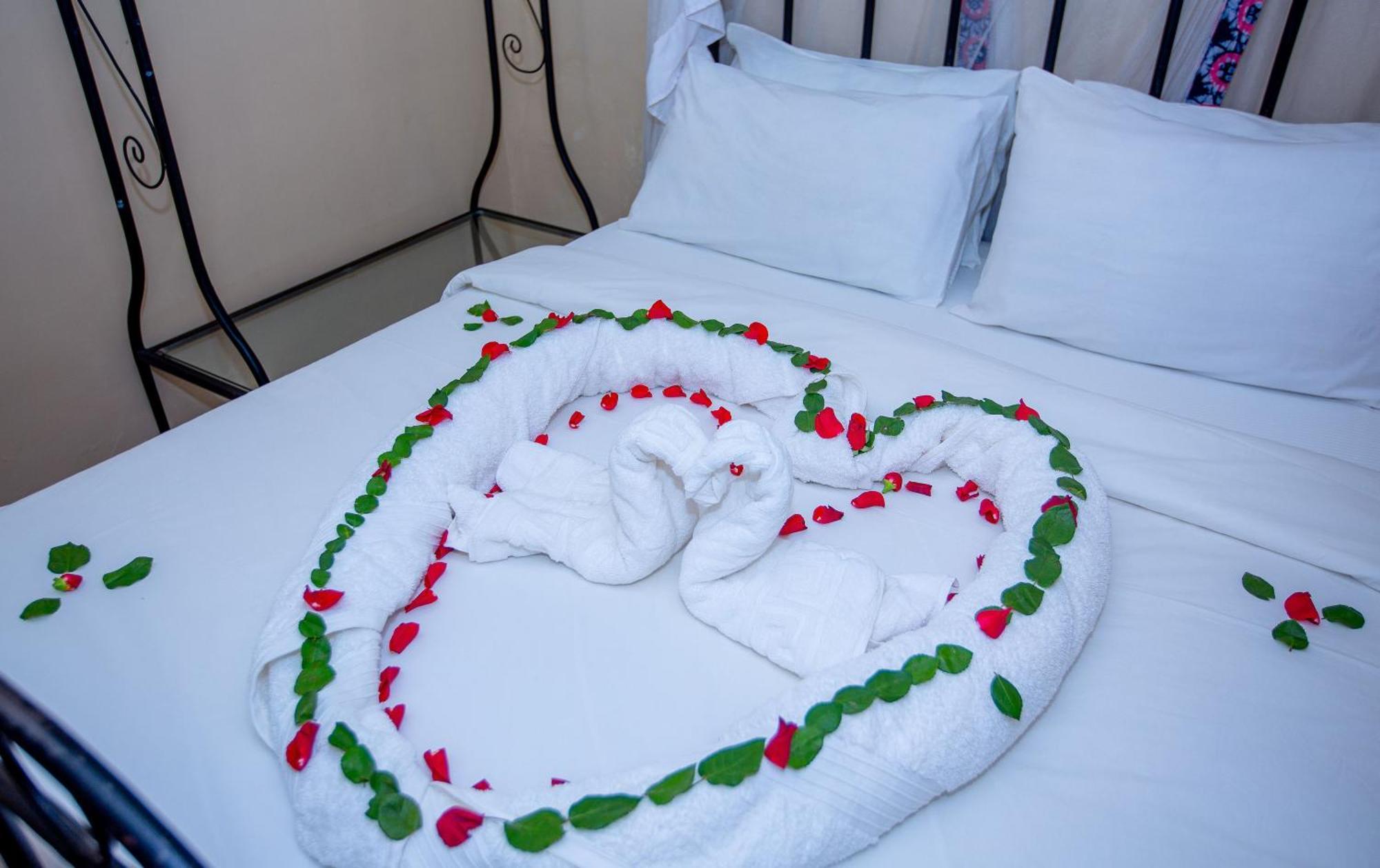 Kays Lodge Dar es Salaam Ngoại thất bức ảnh