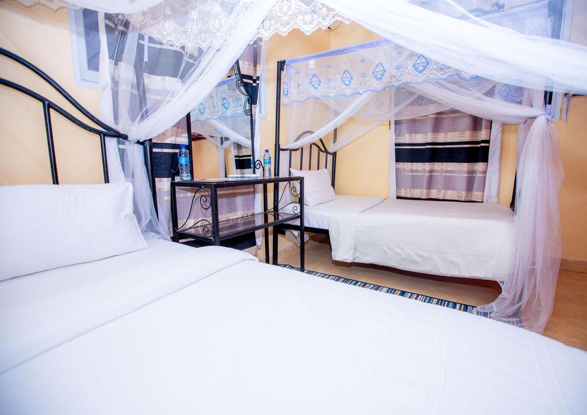 Kays Lodge Dar es Salaam Ngoại thất bức ảnh