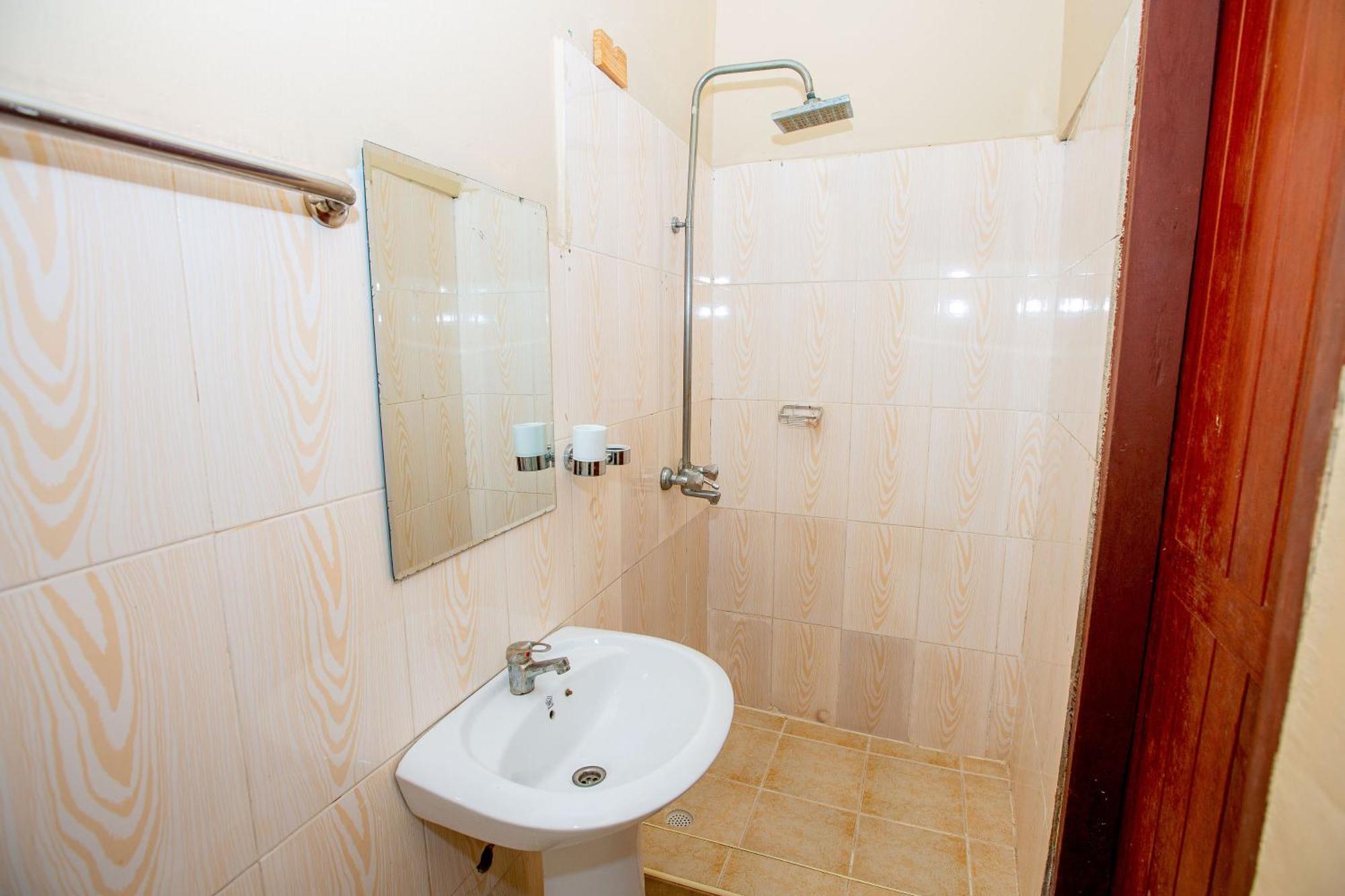 Kays Lodge Dar es Salaam Ngoại thất bức ảnh