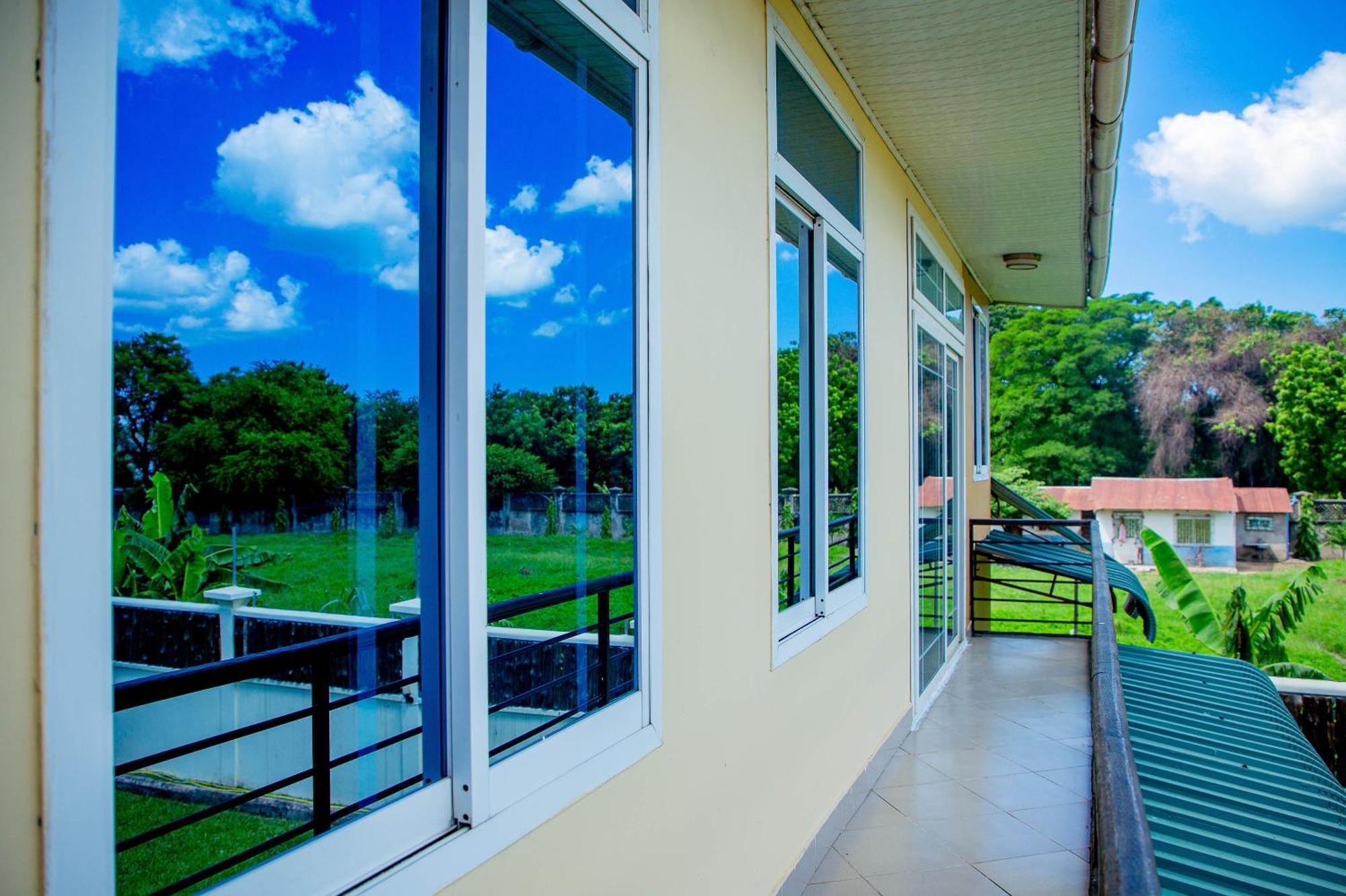 Kays Lodge Dar es Salaam Ngoại thất bức ảnh
