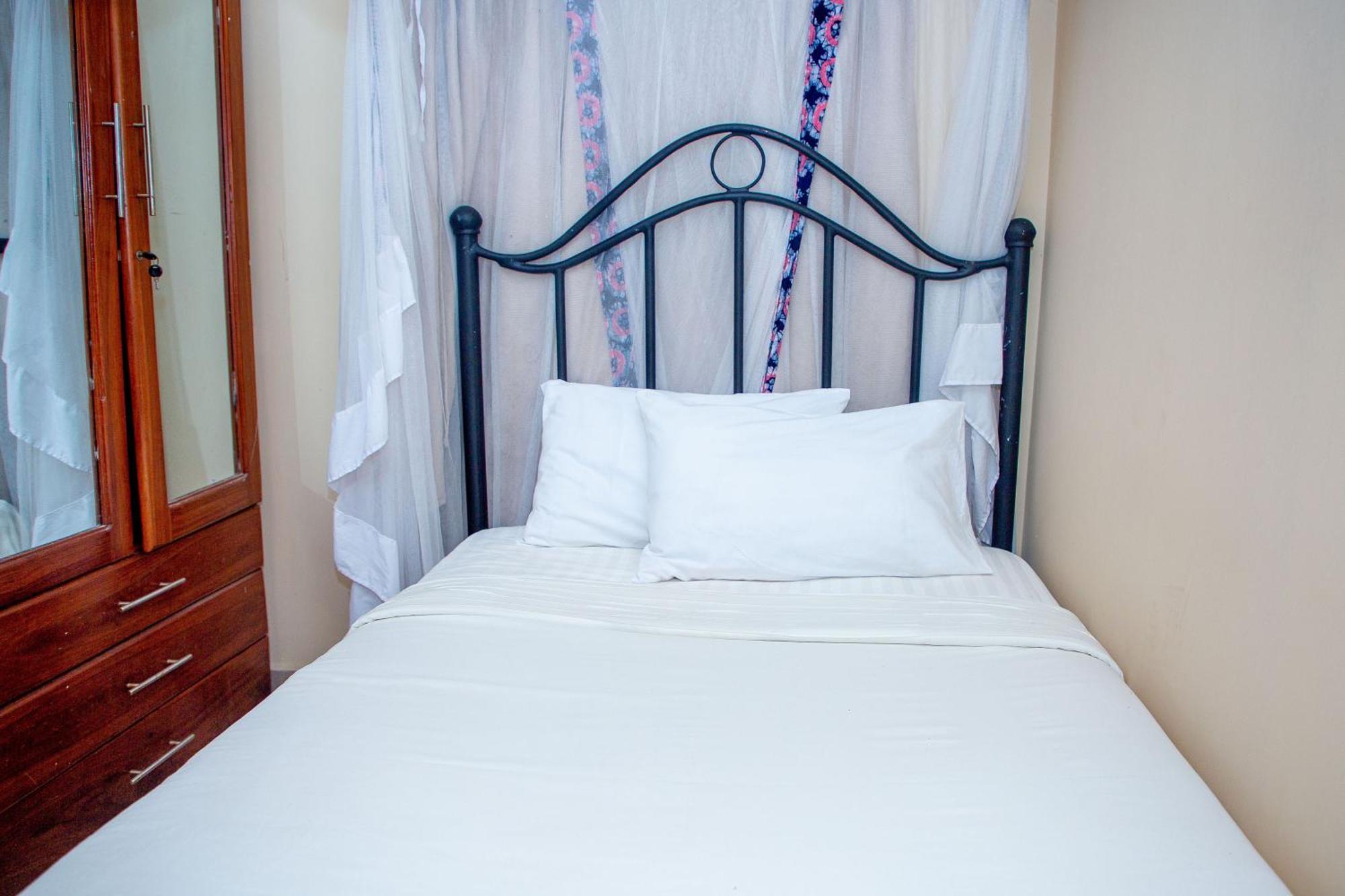 Kays Lodge Dar es Salaam Ngoại thất bức ảnh