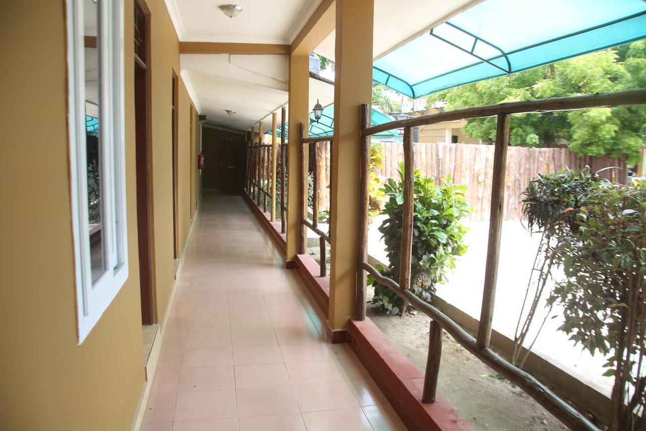 Kays Lodge Dar es Salaam Ngoại thất bức ảnh