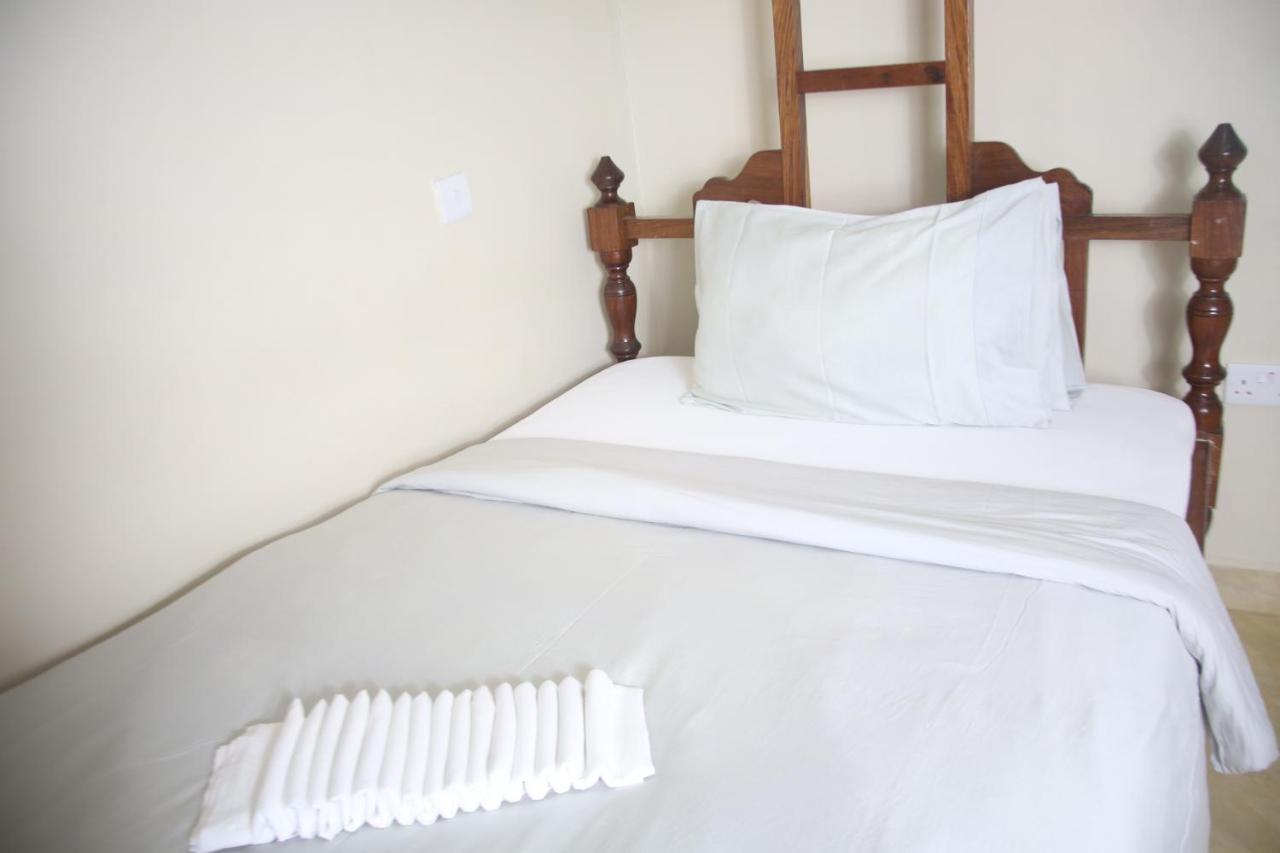 Kays Lodge Dar es Salaam Ngoại thất bức ảnh